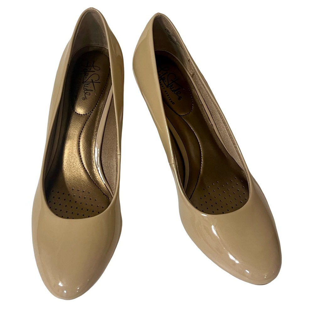 Life Stride Taupe Paten Leather Heels